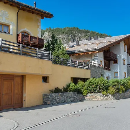 Chesa Filia - La Punt Apartment Exterior photo